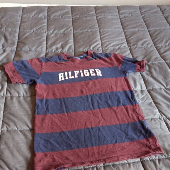 tommy hilfiger t shirt. boys size 9-10 - Picture 1 of 3